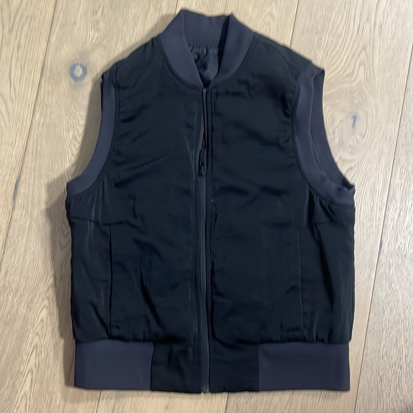 Lululemon | Non-Stop Bomber Vest - Picture 6 of 8